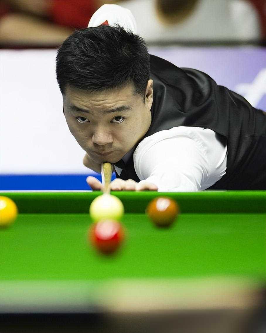 亿万球迷的 亿万球迷的