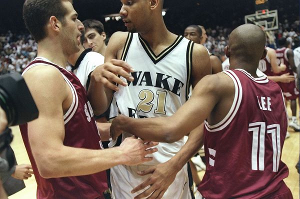 而赞助方 而赞助方